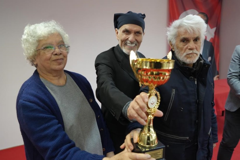 Huzurevi sakinleri bilgi yarışması: Hem yarıştılar hem eğlendiler