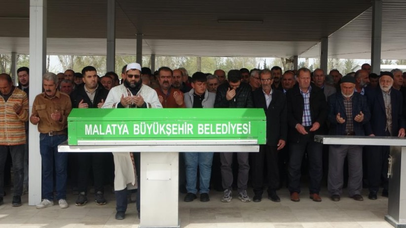 Samsun'da annesi tarafından boğularak öldürülen öğretmen Malatya'da defnedildi