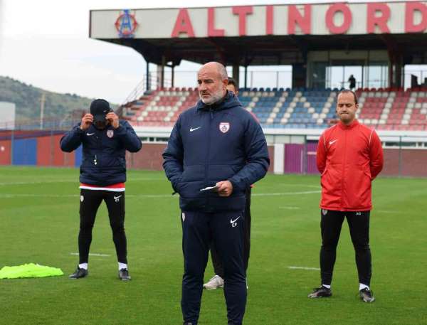 Altınordu'da Teknik Direktör Parlatan, telafi peşinde
