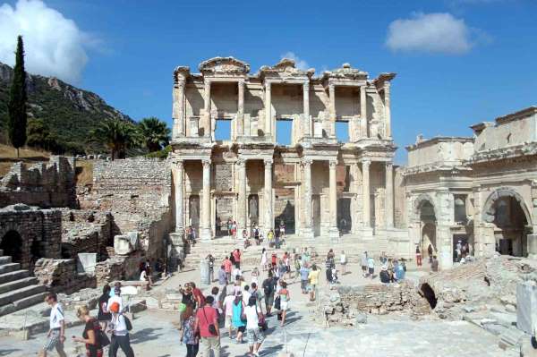 Avrupa'daki turizm kısıtlamaları Türkiye için fırsat olabilir