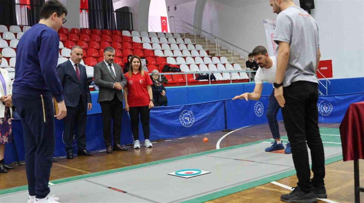 Özel sporcular Hemsball Turnuvası'nda yarıştı