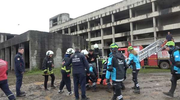 Samsun'da UMKE bölge tatbikatı gerçeğini aratmadı
