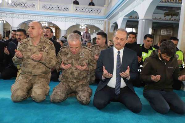 Hakkari'de şehitler için mevlit okutuldu