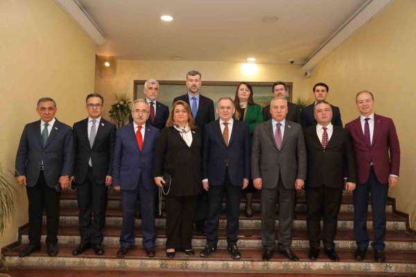 Azerbaycan Parlamentosu Komisyon Başkanı Hüseynova: 'Arkamızda hep Türkiye var'
