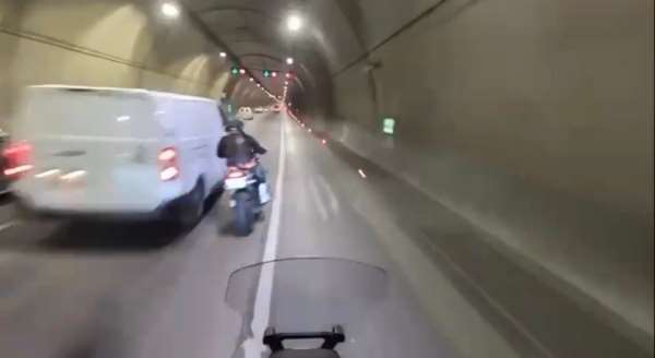 Dolmabahçe Tüneli'nde 'makas' kazası kamerada: Araçların arasında geçti kendini yerde buldu
