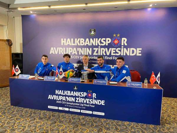 Halkbank Ankara Başantrenörü Stoytchev: 'Dörtlü finale savaşmaya hazır gidiyoruz, hiçbir takımdan korkmayacağı
