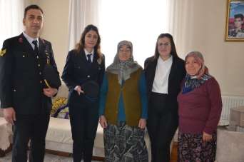 Kaymakam Özdemir'den şehit annelerine anlamlı ziyaret