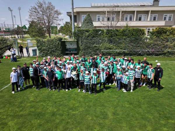 Minik sporseverin talebi yerine getirildi: Konyaspor'la buluştu