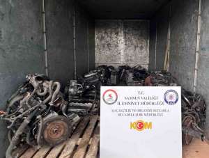 Samsun'da 13 adet gümrük kaçağı lüks araç motoru ele geçirildi