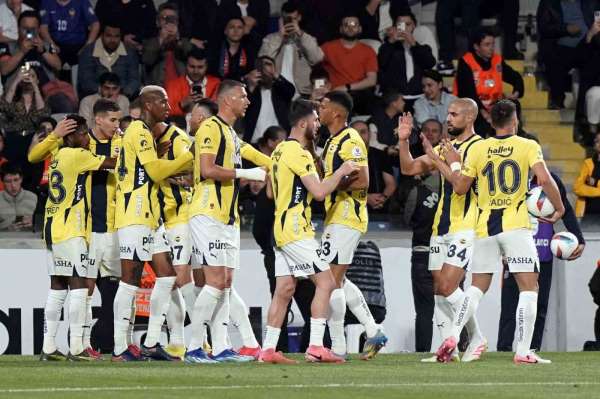 Trendyol Süper Lig: RAMS Başakşehir: 0 - Fenerbahçe: 1
