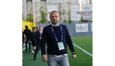 İstanbulspor, Osman Zeki Korkmaz ile 3 yıllık yeni sözleşme imzaladı