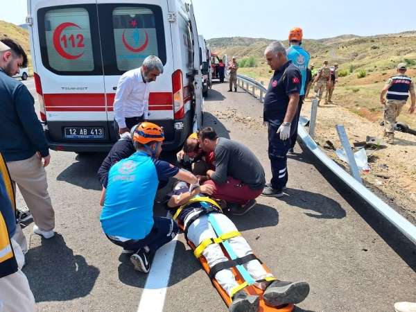 Bingöl'de iki ayrı kaza: 8 yaralı