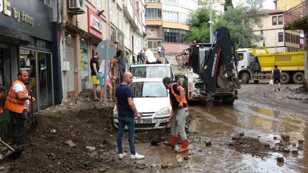 Ordu'da sel sonrası temizlik çalışmaları sürüyor