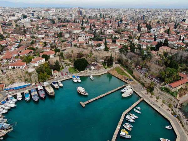 Antalya'da fiyat indirimine rağmen otellerde doluluk beklenti altında kaldı