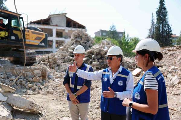 Başkan Aras, Huzurevi yenileme çalışmalarını inceledi