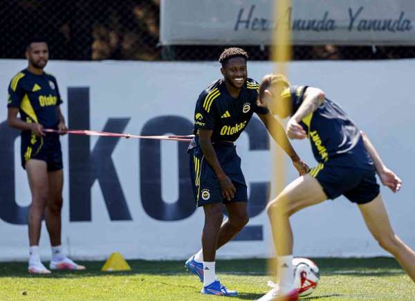 Fenerbahçe, günün ilk antrenmanını yaptı