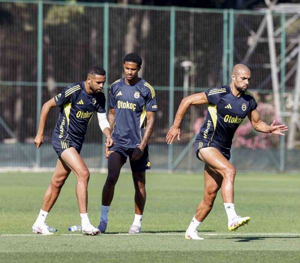 Fenerbahçe, yeni sezon hazırlıklarını sürdürüyor