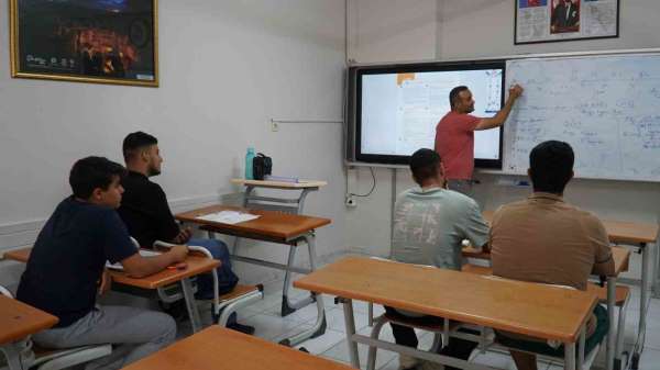 Şanlıurfa'da üniversite adaylarına destek kursu başladı