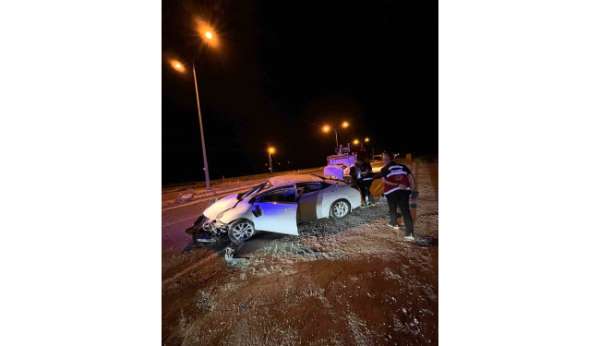 Van'da kaza yapan otomobilin bagajından çok sayıda bira kutusu çıktı
