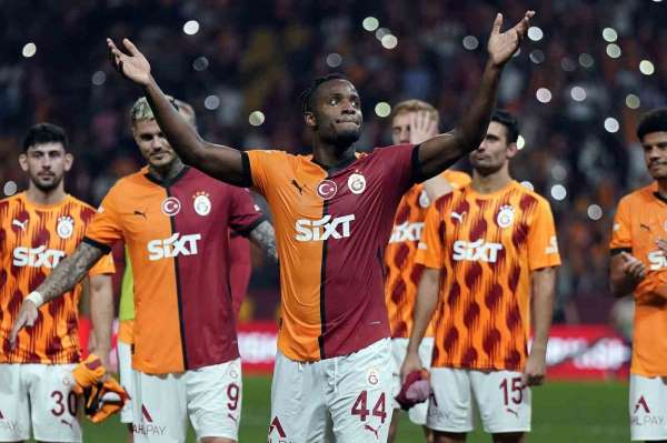 Galatasaray, lige 3 puanla başladı