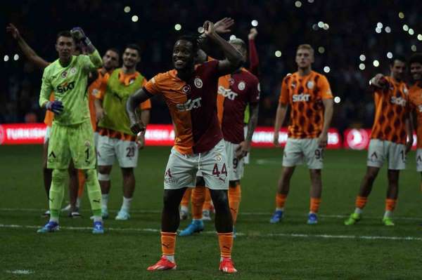 Galatasaray'da sezonun ilk üçlüsü Batshuayi'den