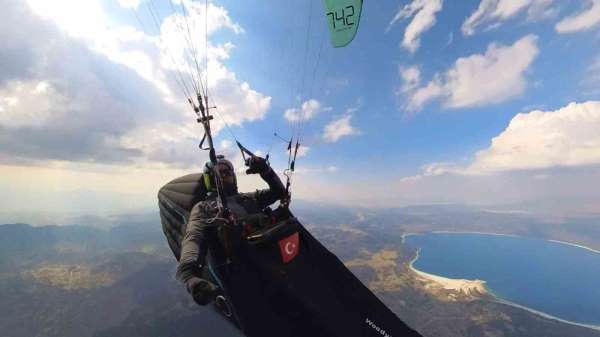Yamaç Paraşütü Dünya Kupası'nda 121 kilometre uçan sporcular Burdur'a iniş yaptı