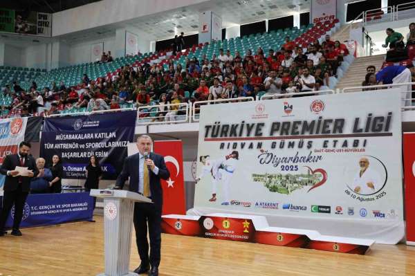 Bakan Bak: 'Diyarbakır'a yaklaşık 3.5 milyar lira spor yatırımı, tesis yatırımı yapacağız'
