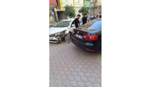 Mardin'de maddi hasarlı zincirleme kaza