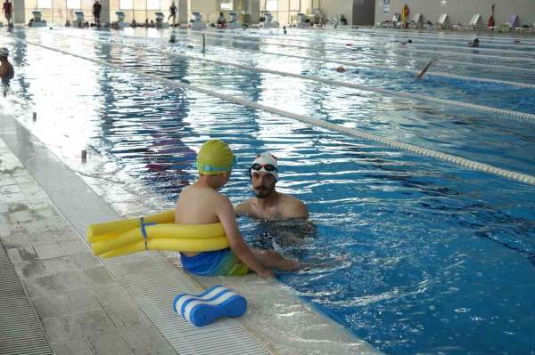 'Yüzme Bilmeyen Kalmasın' projesi ile Niğde'de binlerce çocuk yüzme öğrendi