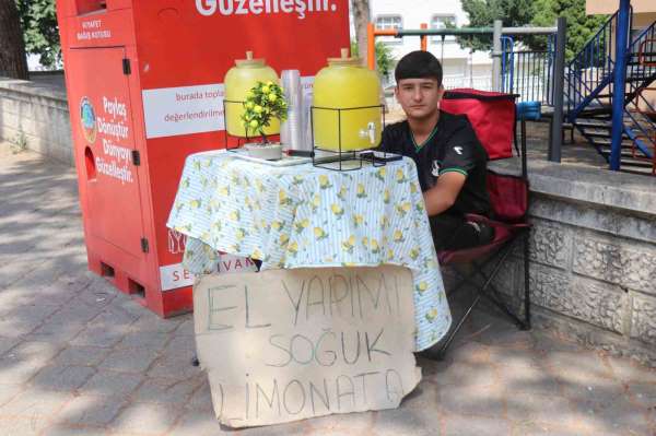 14 yaşındaki Buğra limonata satarak asgari ücretin üç katı kazandı