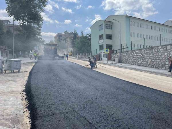 Kavak'ta ilçe merkezinde 1,6 kilometrelik asfalt çalışması