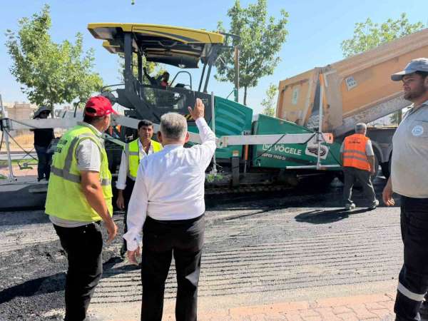 Şehit Komandolar Caddesi'ndeki asfalt çalışması devam ediyor