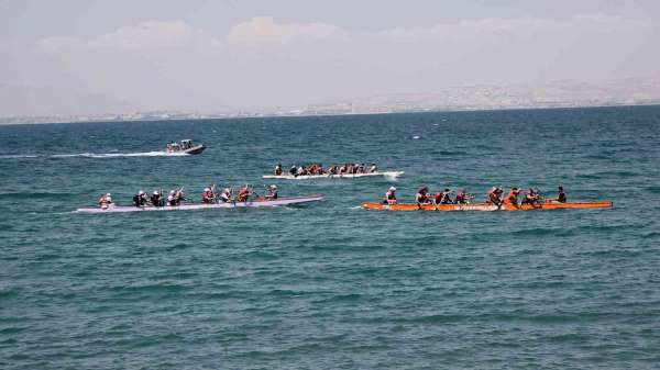 Van'da düzenlenen 12. Su Sporları Festivali coşkuyla sona erdi
