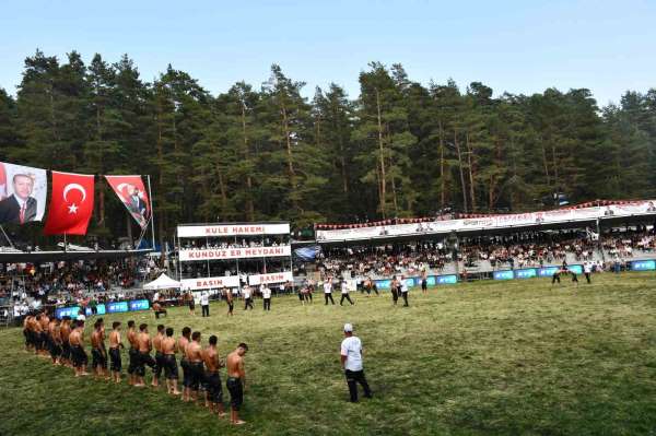 Vezirköprü'de Geleneksel Kunduz Yağlı Güreşleri gerçekleştirildi