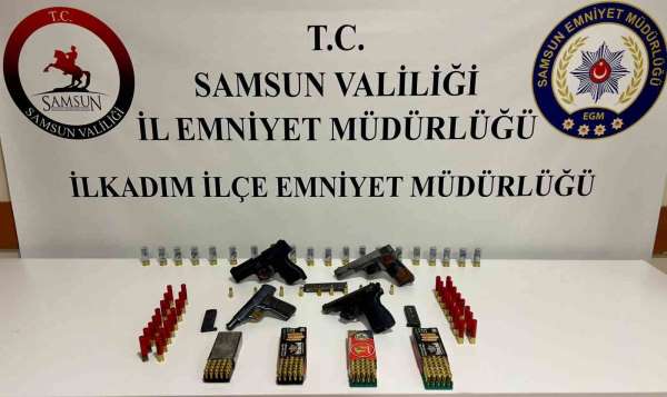 Samsun'da bir evde 4 adet tabanca ele geçti