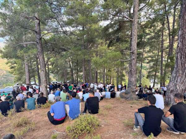 Antalya'da kazada hayatını kaybeden çocuk toprağa verildi