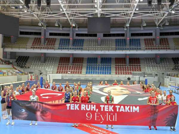 İzmir'in kadın voleybol takımları, 9 Eylül'de birlik mesajı verdi
