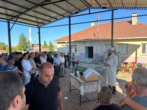 Babaeski'de kazada hayatını kaybeden çocuk son yolculuğuna uğurlandı