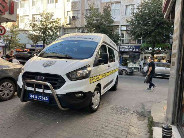 Küçükçekmece'de gümüş dükkanına silahlı saldırı: Şüpheli yakalandı