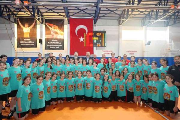 Üzümlü'de milli güreşçiler için gelişim kampı