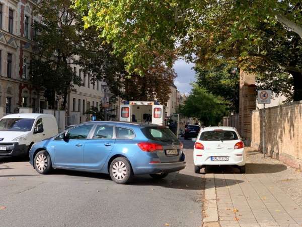 Almanya'da sinagog yakınında silahlı saldırı: 2 ölü 