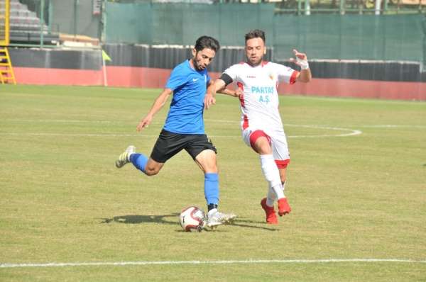 Karaköprü Belediyespor liderliğe yükseldi