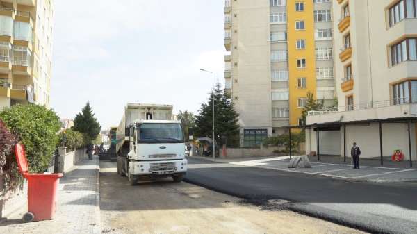 Girne Şehitler Caddesi'nde asfalt çalışması başladı