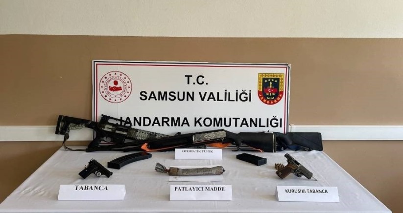 Samsun'da silah operasyonunda patlayıcı madde ele geçirildi