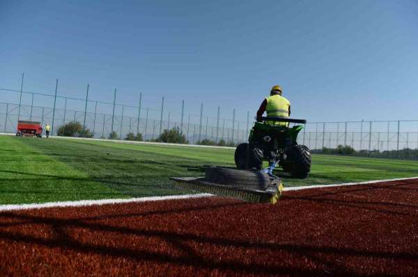 Osmangazi Belediyesi'nden Gündoğdu'ya futbol sahası