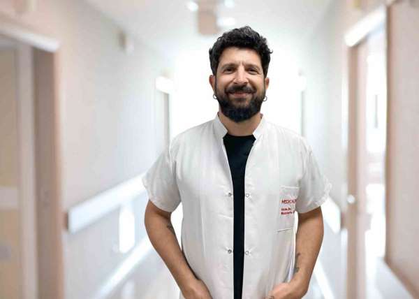 Psikiyatri Uzmanı Dr. Mustafa Akcan: 'Sosyal medya, gençlerde ciddi psikolojik sorunlara yol açabilir'