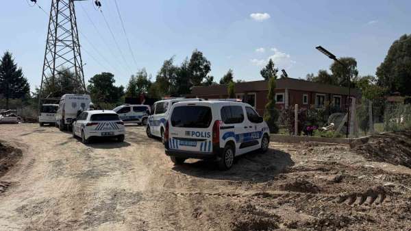 Adana'da inşaat firmasının ofisine silahlı saldırı: 11 kurşun isabet etti