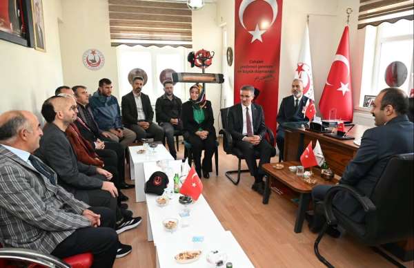 Erzurum valisi Baruş: 'Şehit ailelerimiz ve gazilerimiz başımızın tacıdır'