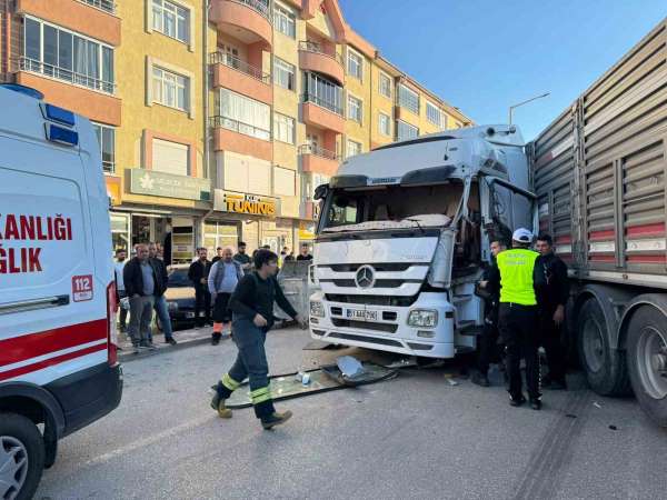 Kulu'da zincirleme trafik kazası: 1 yaralı