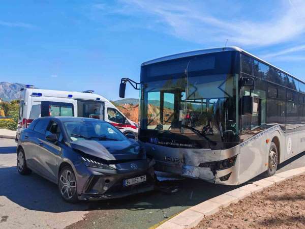 Menteşe'de trafik kazası: 2 yaralı